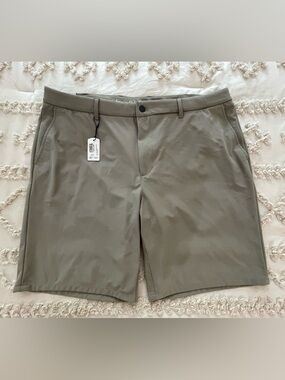 johnnie-O Men's Flat Front Shorts in Olive